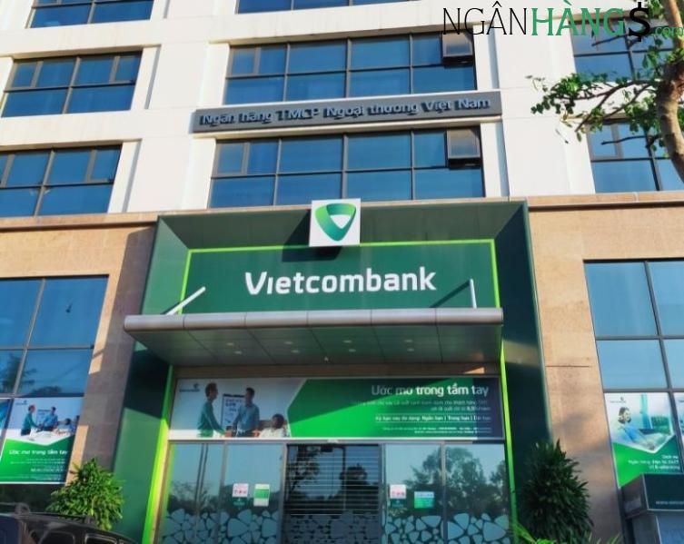 Lễ ký hợp đồng tín dụng giữa Vietcombank và Công ty TNHH Đầu tư và Thương mại An Phát Thịnh (APT)